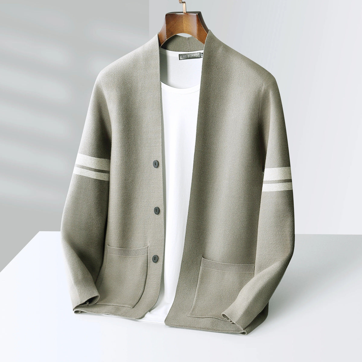 Heren Gebreid Vest – Minimalistisch Design met Strepen en Zakken