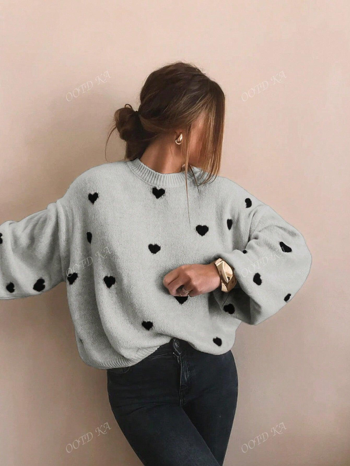 Norevia Trui – Speelse flair met een zachte twist