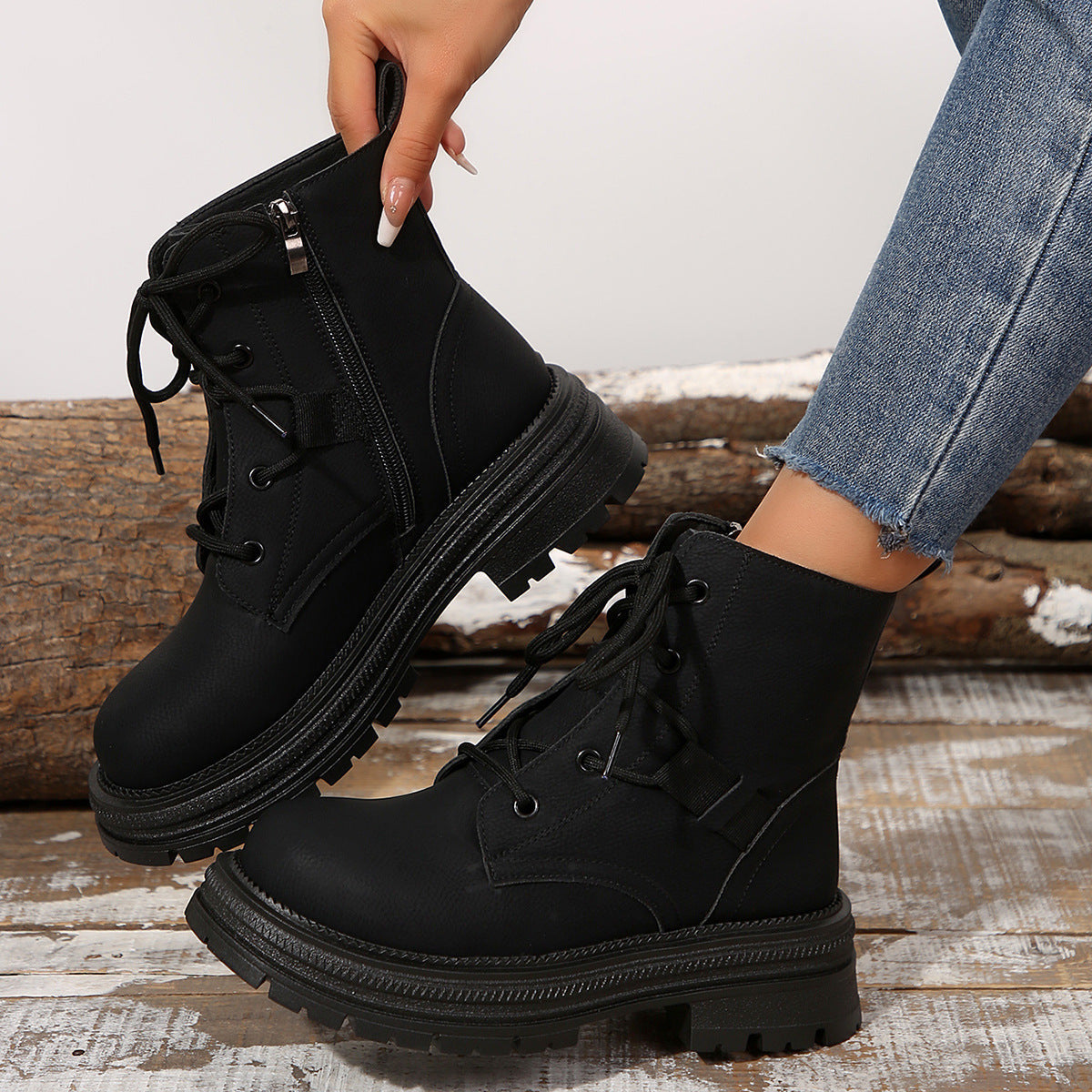 Avenya – Dames Veterlaarzen Met Ritssluiting, Profielzool en Modern Design
